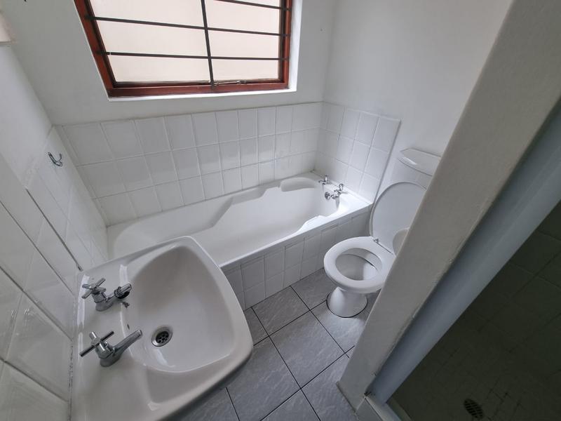 2 Bedroom Property for Sale in Greenway Western Cape